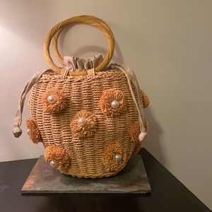 Round Basket Clutch